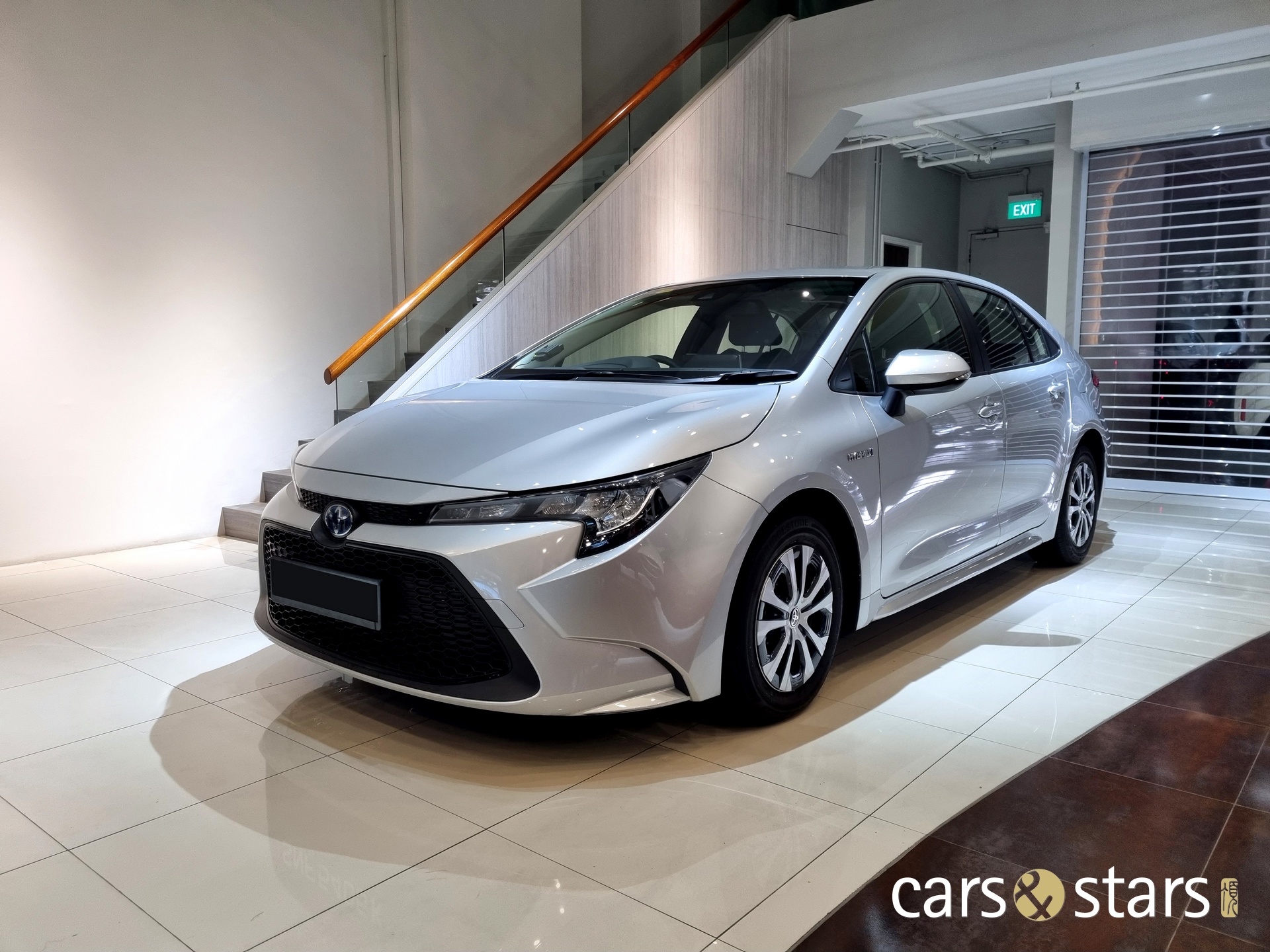 Toyota Corolla Sedan Hybrid 1.8A Ascent Sport - Cars & Stars